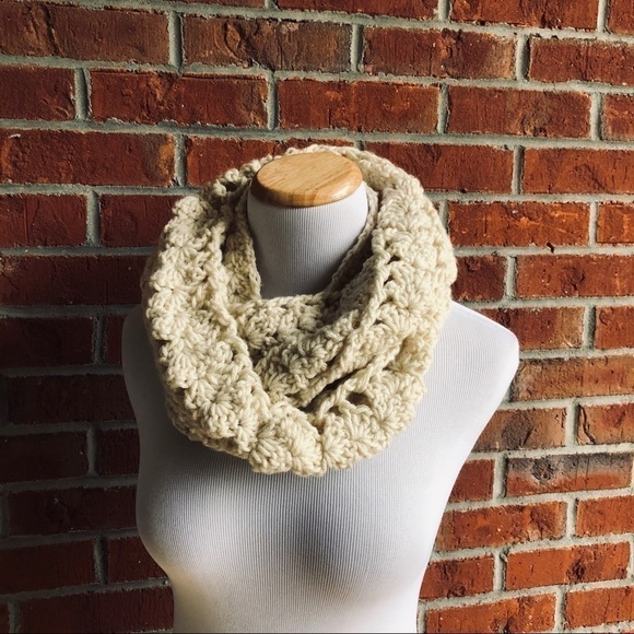 Handmade Infinity Scarf - Hand Knitted - One Size - Picture 4 of 8